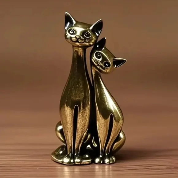 Cats - Picture 3 of 5